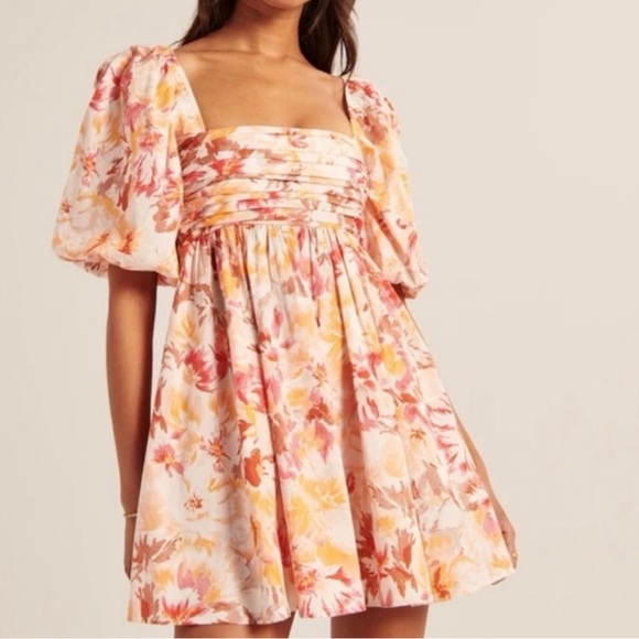 Abercrombie & Fitch Dresses & Skirts - Abercrombie & Fitch Floral Puff-Sleeve Mini Dress in Pink & Peach